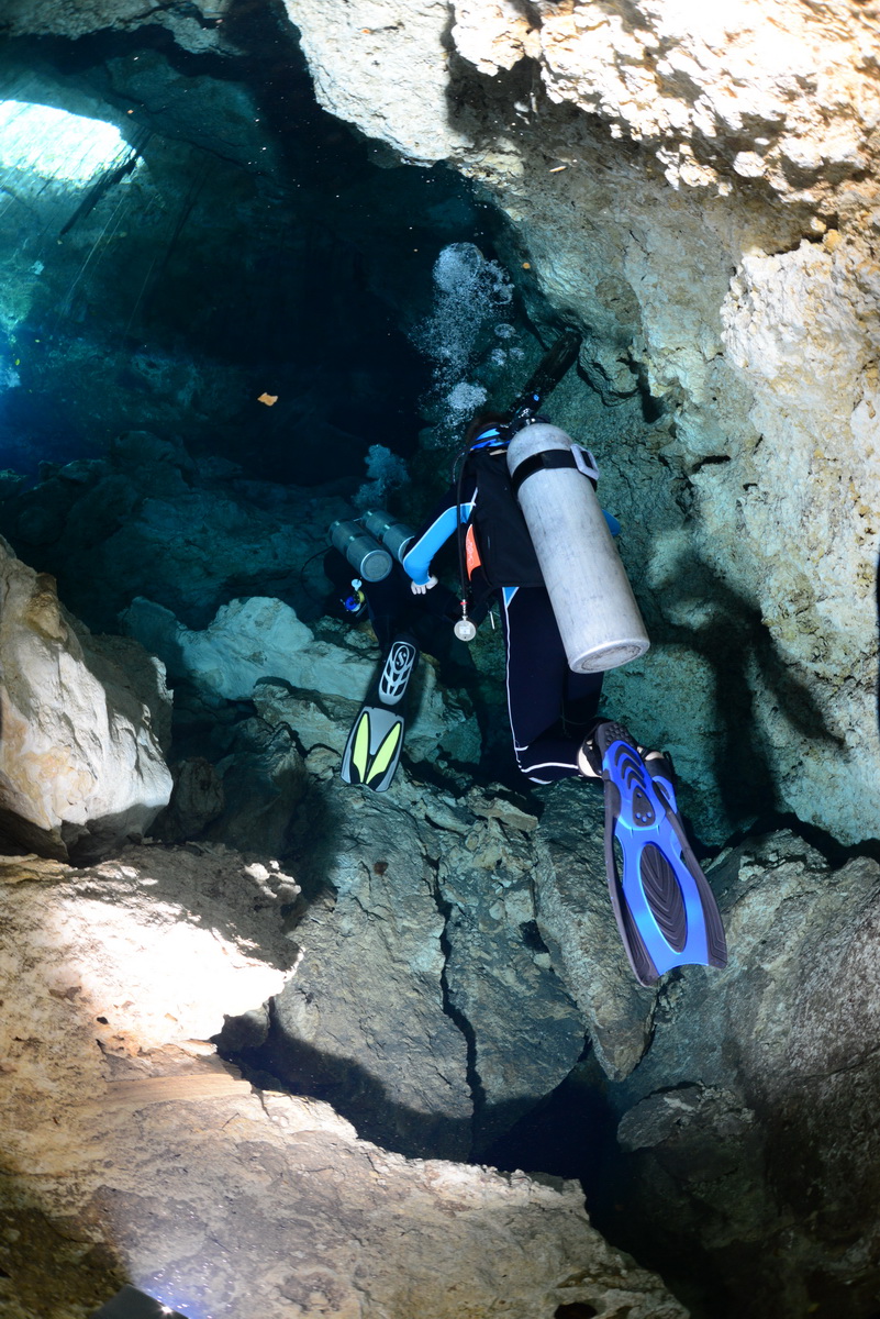 Nick in de Taj Mahal cenote